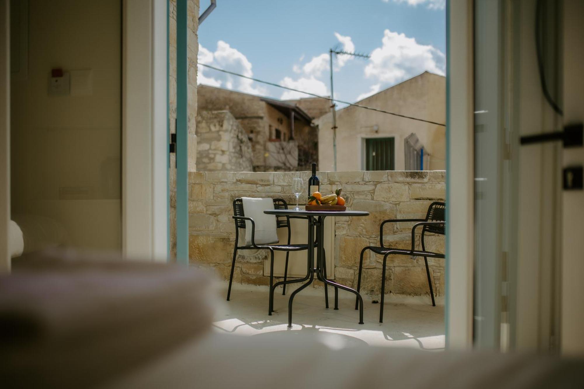Smaragda'S Guest Rooms Limasol Dış mekan fotoğraf