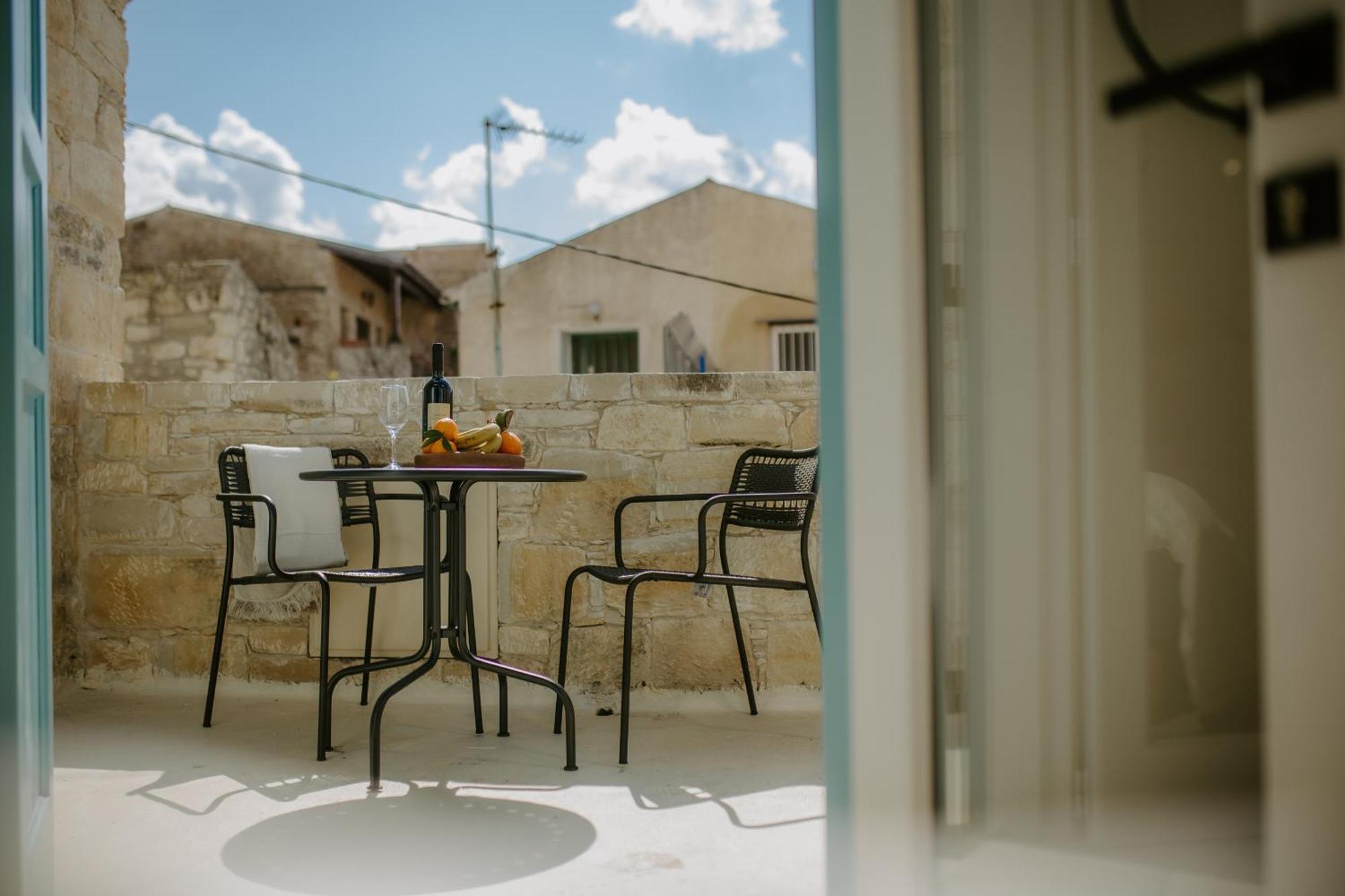 Smaragda'S Guest Rooms Limasol Dış mekan fotoğraf