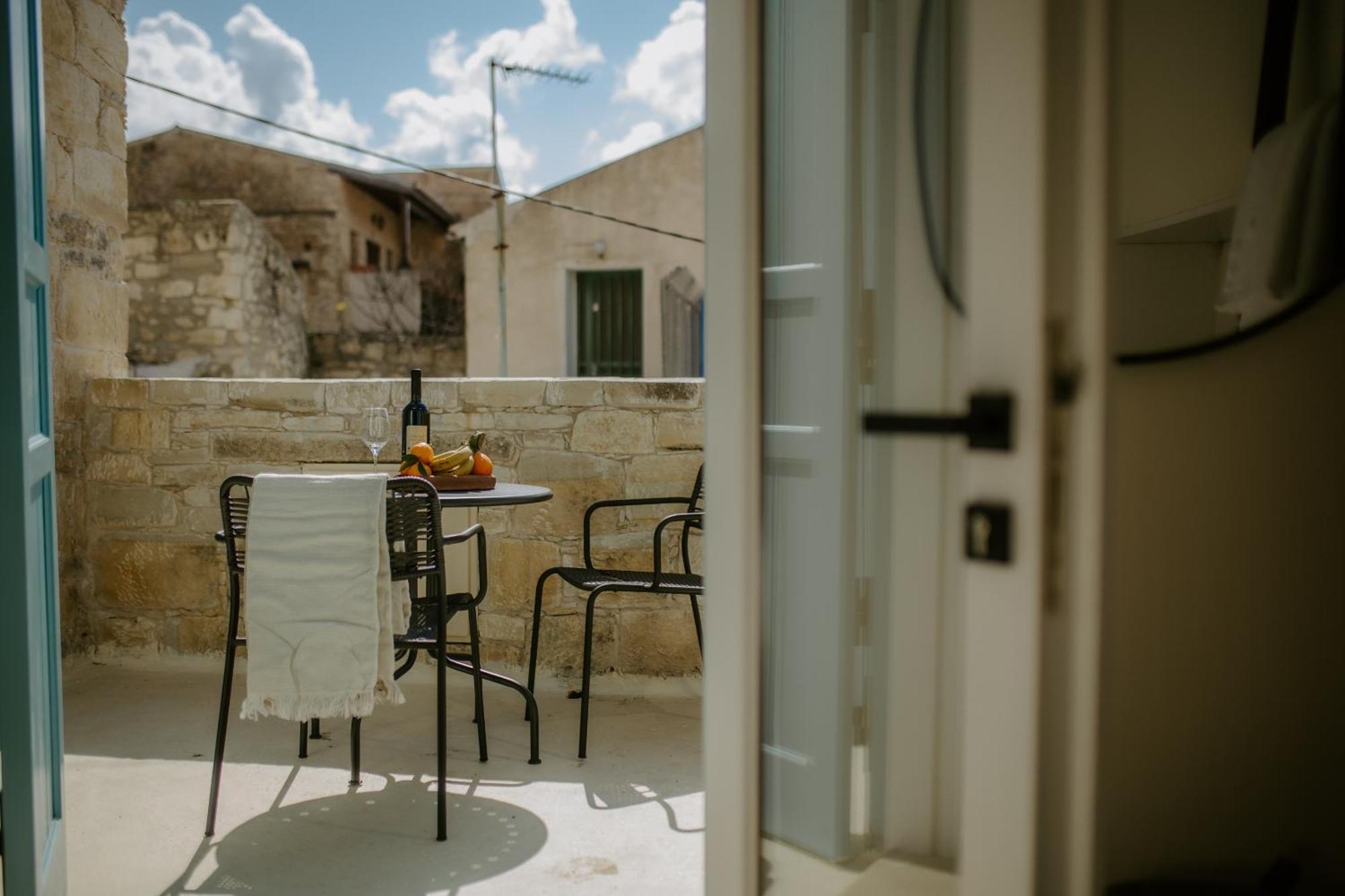 Smaragda'S Guest Rooms Limasol Dış mekan fotoğraf
